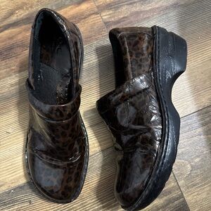 B.O.C. (Born Concept) Peggy clogs brown and black leopard print patent Size 11
